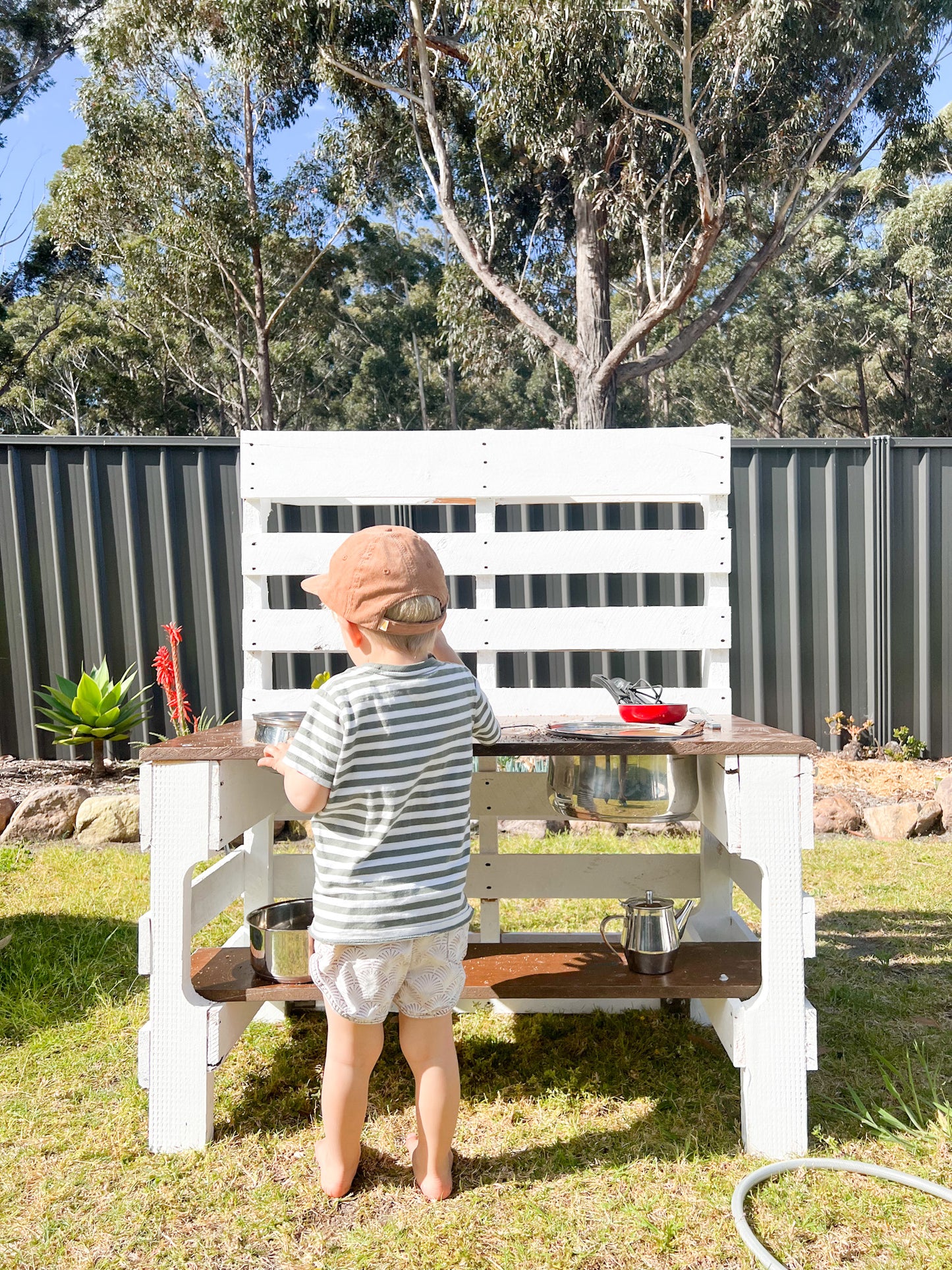 How to Build a Kids Mud Kitchen Guide